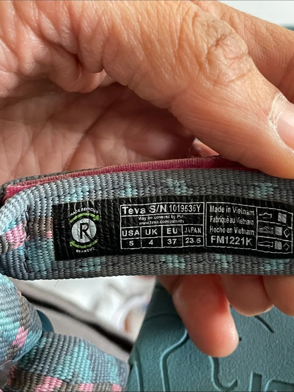 Teva Kids' Hurricane 3 Sandals in Teal and Pink Accent size: 5